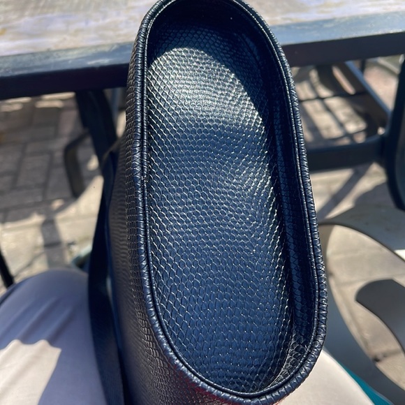 Chic Purse - Picture 7 of 12